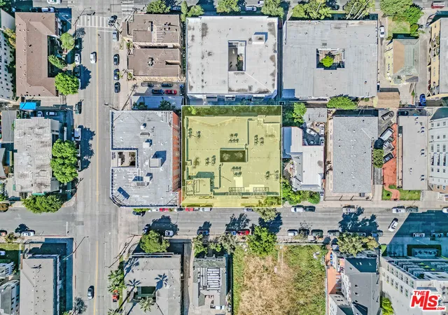 3rd image of 733 S Manhattan Pl, Los Angeles, CA 90005