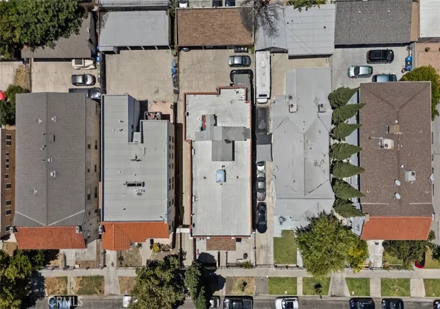 3rd image of 737 N Ridgewood Pl, Los Angeles, CA 90038 | MLS# SR26076301