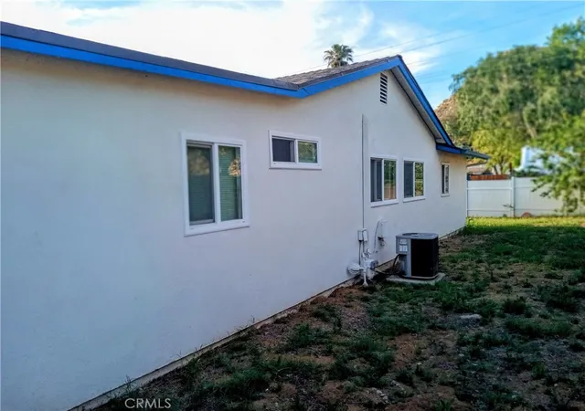 8th image of 657 Glenhill Dr, Riverside, CA 92507 | MLS# IV26076583