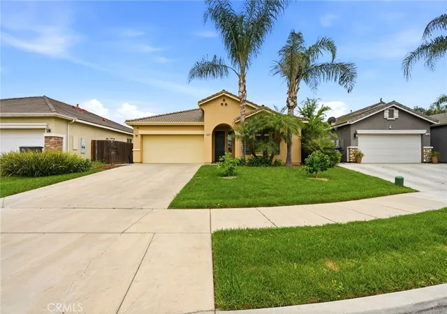 Photo 1 of Sale Pending at 1428 N Leila St, Visalia, CA 93291 | MLS# PI26064957 | Listing updated on 2026-05-26