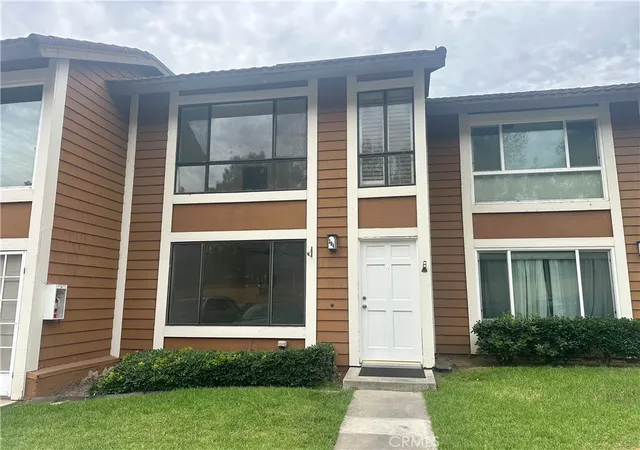 Photo 1 of Sale Pending at 25885 Trabuco #304, Lake Forest, CA 92630 | MLS# OC26076443 | Listing updated on 2026-09-10