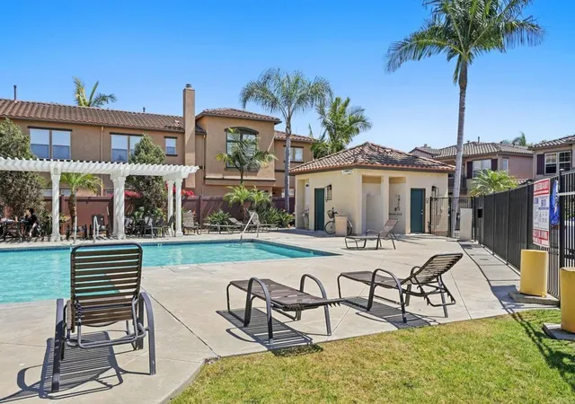 2nd image of 641 Sumner Wy, Oceanside, CA 92058