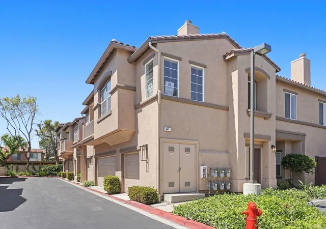 2nd image of 641 Sumner Way #1, Oceanside, CA 92058 | MLS# PTP2602659