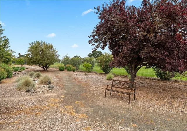 Listing Photo 2 - Condo for sale in building located at 18 Flag Wy, Paso Robles, CA 93446 - Unit #