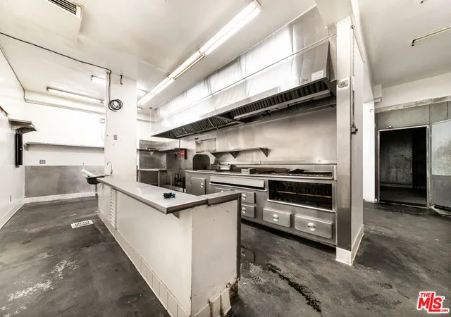 Listing Photo 5 - Condo for sale in building located at 6340 Yucca St, Los Angeles, CA 90028