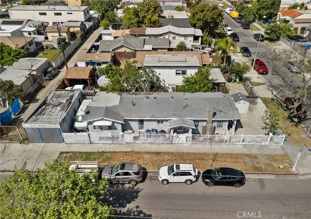 Photo 2 of Sale Pending at 1500 W 59th Place, Los Angeles, CA 90047 | MLS# SR26076823 | Listing updated on 2026-10-02