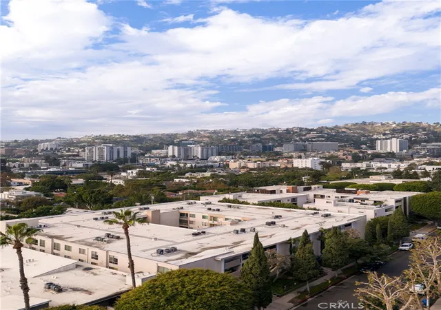 2nd image of 927 N Kings Rd, West Hollywood, CA 90069