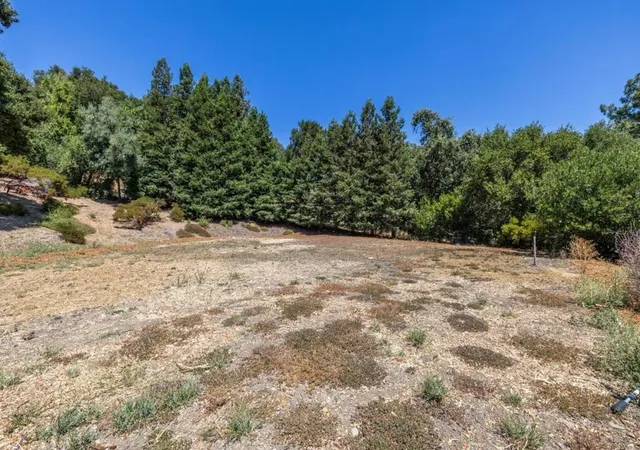 4th image of 941 High Rd, Woodside, CA 94062 | MLS# ML82042331