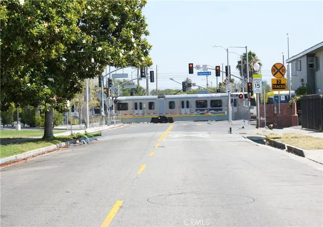 35th image of 3526 Farmdale, Los Angeles, CA 90016 | MLS# PW26073197