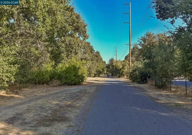 Homes for sale in Walnut Creek, CA | 360 Civic Dr, Walnut Creek, CA 94596 | Houzeo