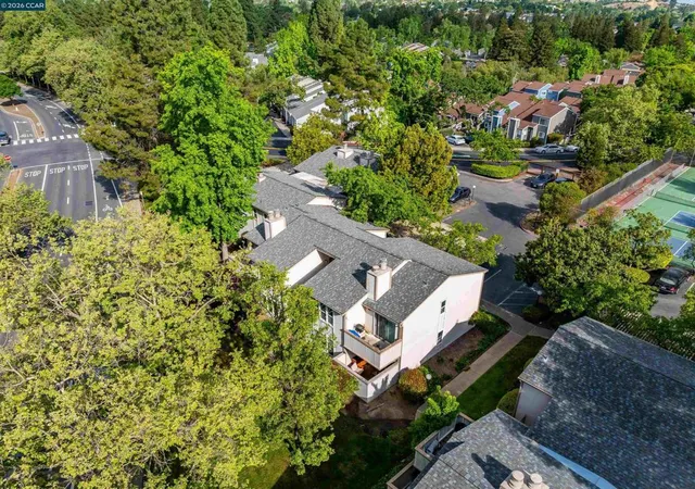 Homes for sale in Pleasant Hill, CA | 375 Camelback Rd #4, Pleasant Hill, CA 94523 | MLS# 41130382