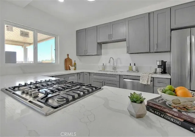 2nd image of 20916 Thunderbird, Apple Valley, CA 92307 | MLS# CV26077019