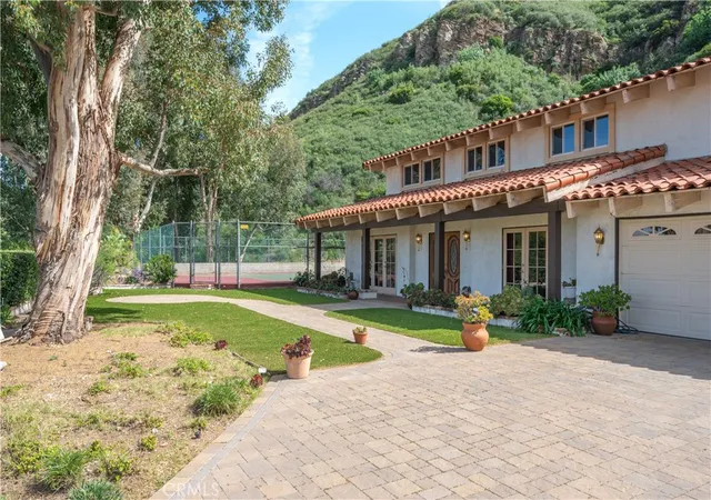 2nd image of 53 Flintlock Ln, Bell Canyon, CA 91307 | MLS# SR26075060