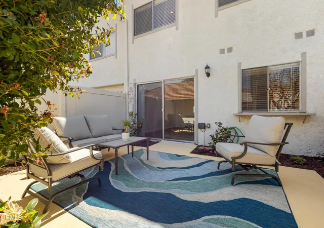 3rd image of 272 Green Moor Pl, Thousand Oaks, CA 91361 | MLS# V1-35714