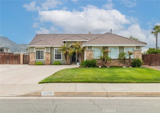 Photo 1 of Sale Pending at 32845 Trailwood Ct, Wildomar, CA 92595 | MLS# SW26077189 | Listing updated on 2026-05-13