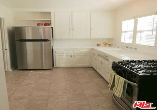 5th image of 854 Rose Ave, Venice, CA 90291 | MLS# 26695513