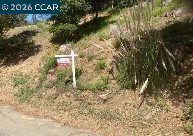 11th image of 0 Woodrow Dr, Oakland, CA 94611 | MLS# 41130453