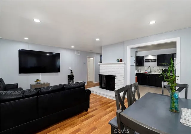 4th image of 44650 2Nd E, Lancaster, CA 93535 | MLS# BB26074667