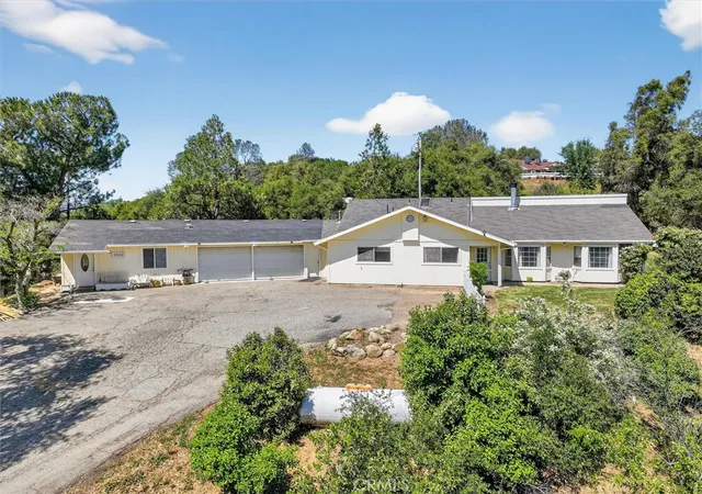 2nd image of 46535 Eastwood S, Oakhurst, CA 93644 | MLS# FR26077359