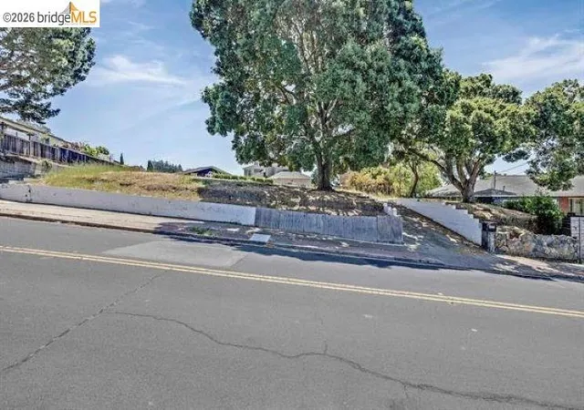 Photo 4 of Land for sale at 8246 Terrace Dr, El Cerrito, CA 94530 | MLS# 41130497 | Listing updated on 2026-04-17