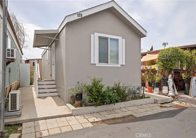 2nd image of 7650 Balboa Blvd #129, Van Nuys, CA 91406 | MLS# CV26077602