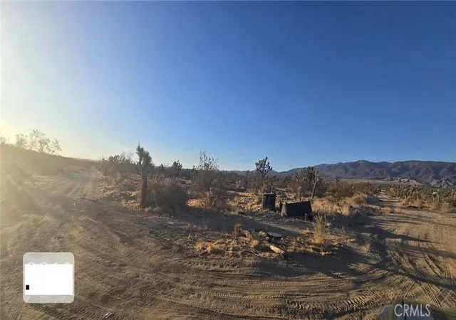 3rd image of 26000 Avenue W, Llano, CA 93544 | MLS# DW26077657