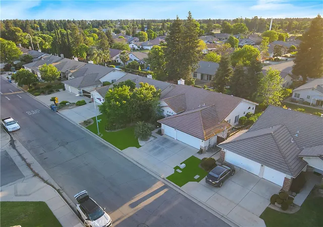 2nd image of 8613 N Whitney, Fresno, CA 93720 | MLS# FR26077653