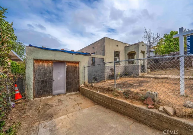 Photo 1 of Sale Pending at 1023 De Garmo Dr, Los Angeles, CA 90063 | MLS# MB26077698 | Listing updated on 2026-10-05