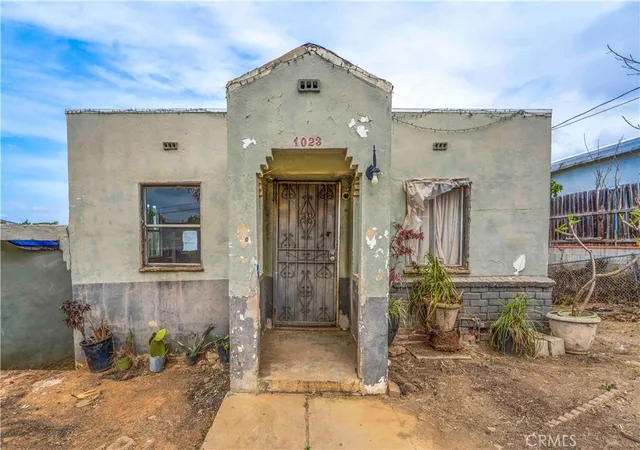 Photo 2 of Sale Pending at 1023 De Garmo Dr, Los Angeles, CA 90063 | MLS# MB26077698 | Listing updated on 2026-10-05