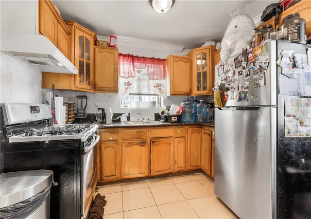 Photo 3 of House for sale at 9201 S Central, Los Angeles, CA 90002 | MLS# DW26075666 | Listing updated on 2026-04-11