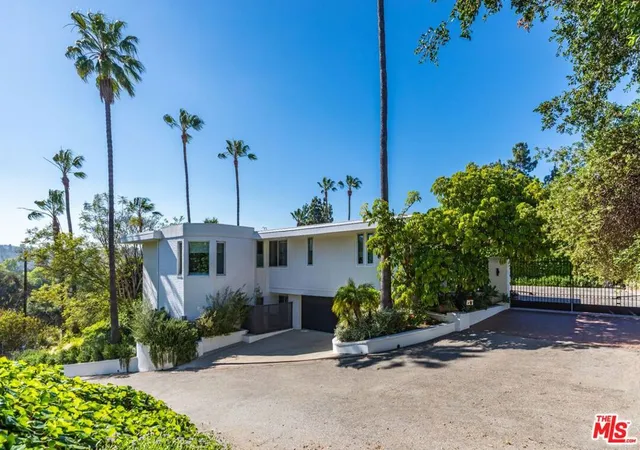 5th image of 16411 Garvin Dr, Encino, CA 91436 | MLS# 26678259