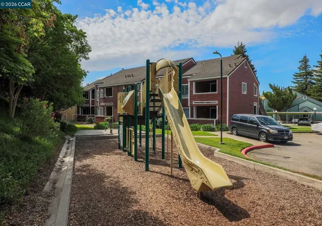 5th image of 2922 Winding Ln, Antioch, CA 94531 | MLS# 41130539