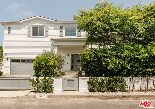 Homes for sale in Los Angeles, CA | 141 S Saltair Ave, Los Angeles, CA 90049 | MLS# 26658867