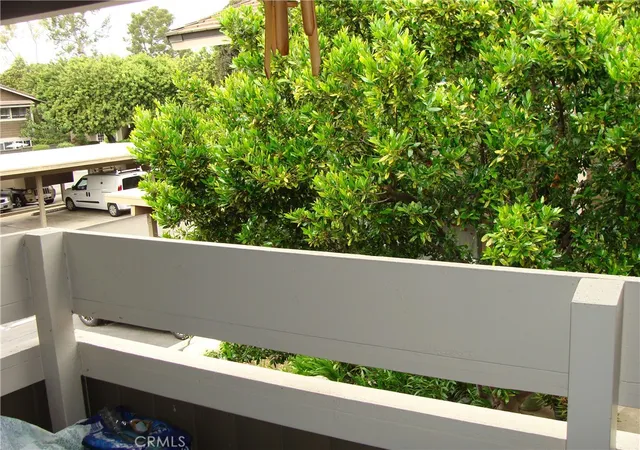 Listing Photo 4 - Condo for sale in building located at 194 Streamwood, Irvine, CA 92620