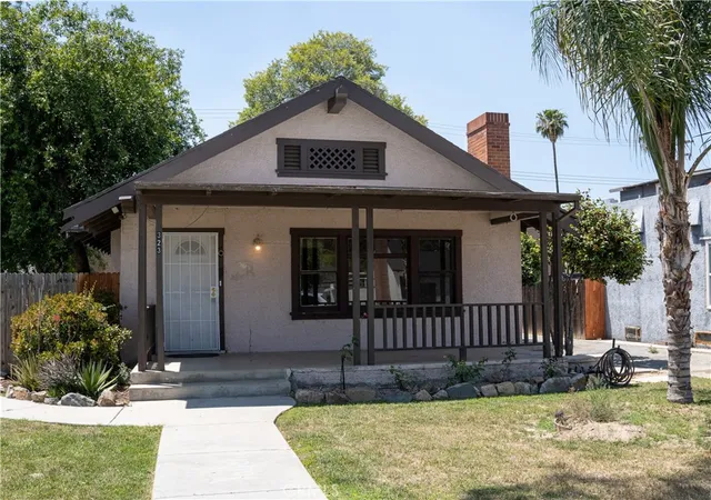 Homes for sale in Hemet, CA | 323 S Harvard, Hemet, CA 92543 | MLS# SW26075186