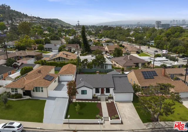 Homes for sale in Los Angeles, CA | 3815 S Cochran Ave, Los Angeles, CA 90008 | MLS# 26702699