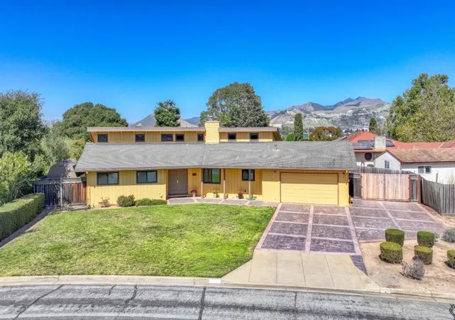 1st image of 11763 Augusta Dr, Salinas, CA 93906 | MLS# ML82042565