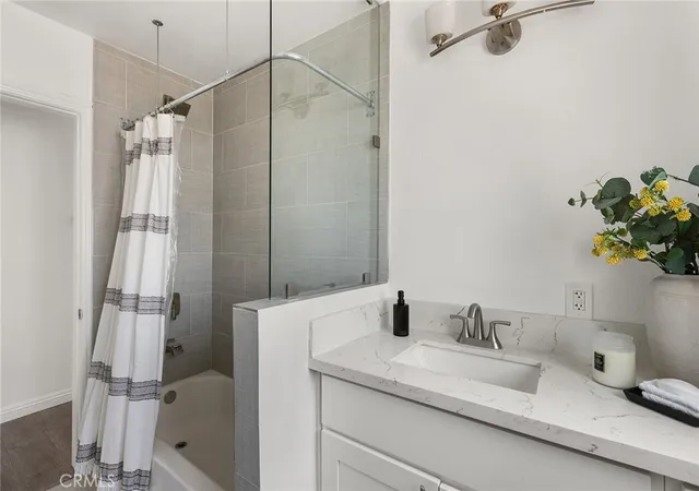 5th image of 15809 Kingsbury St, Granada Hills, CA 91344 | MLS# DW26078027