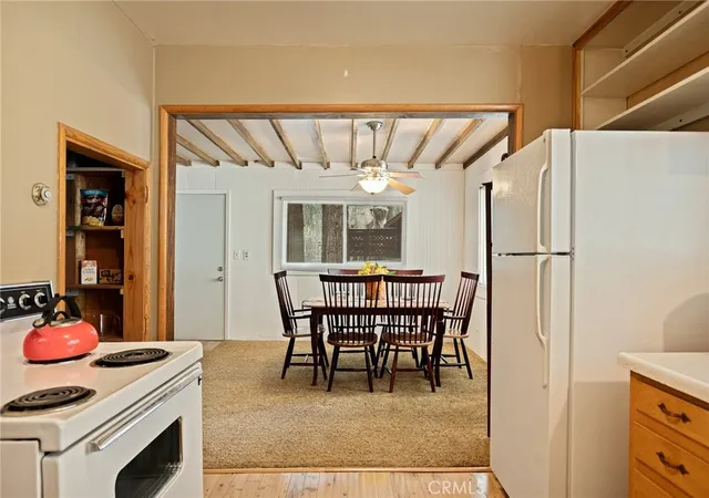 4th image of 33459 Wild Cherry, Green Valley Lake, CA 92341 | MLS# IG26078065