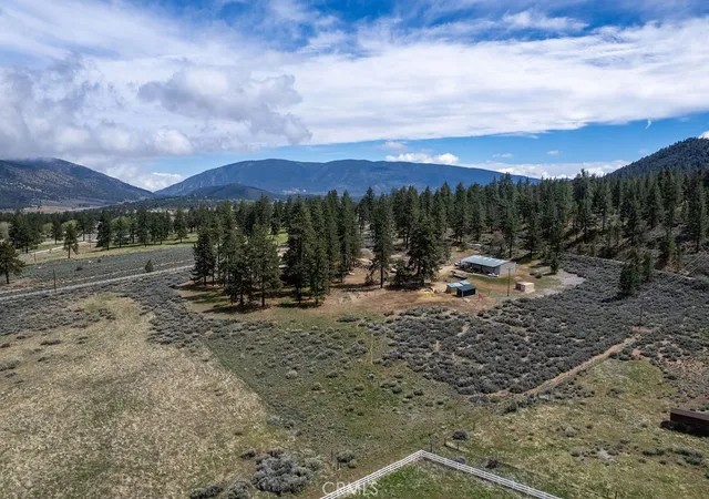 Homes for sale in Frazier Park, CA | 1575 Petersen Ln, Frazier Park, CA 93225 | MLS# SR26074478