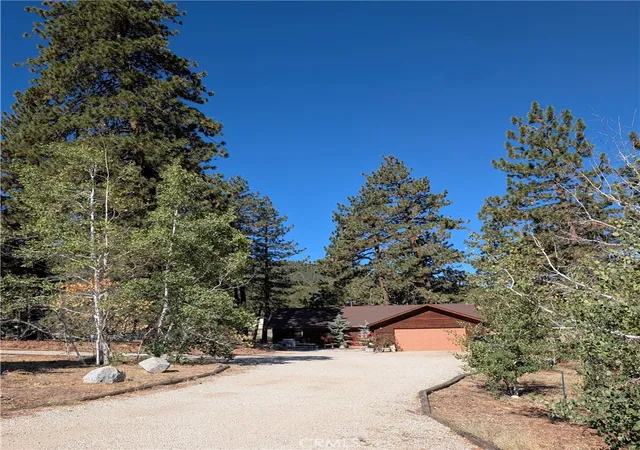 Homes for sale in Frazier Park, CA | 1575 Petersen Ln, Frazier Park, CA 93225 | MLS# SR26074478
