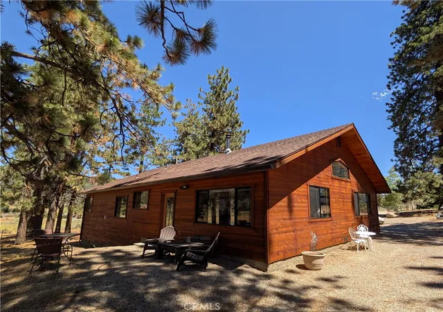 Homes for sale in Frazier Park, CA | 1575 Petersen Ln, Frazier Park, CA 93225 | MLS# SR26074478