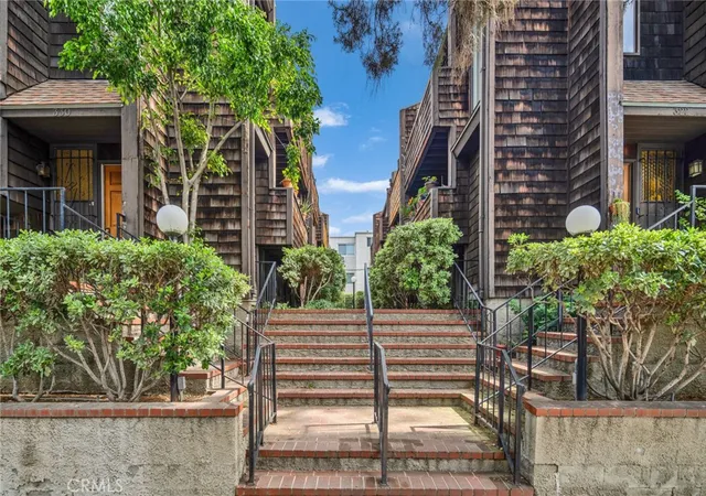 1st image of 332 N 5th Street, Burbank, CA 91501 | MLS# OC26077183
