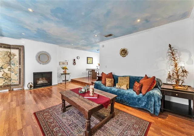 4th image of 332 N 5Th Street, Burbank, CA 91501 | MLS# OC26077183