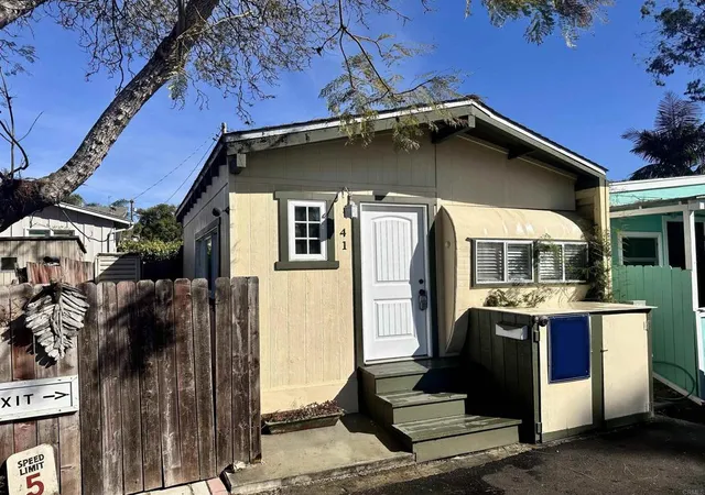 Homes for sale in Encinitas, CA | 523 N Vulcan Ave, Encinitas, CA 92024 | MLS# NDP2603489