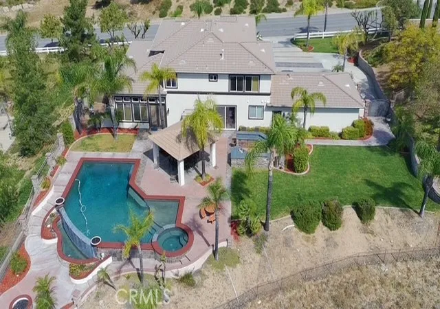 3rd image of 2132 Horse Trail Dr, Redlands, CA 92373 | MLS# IG26075411