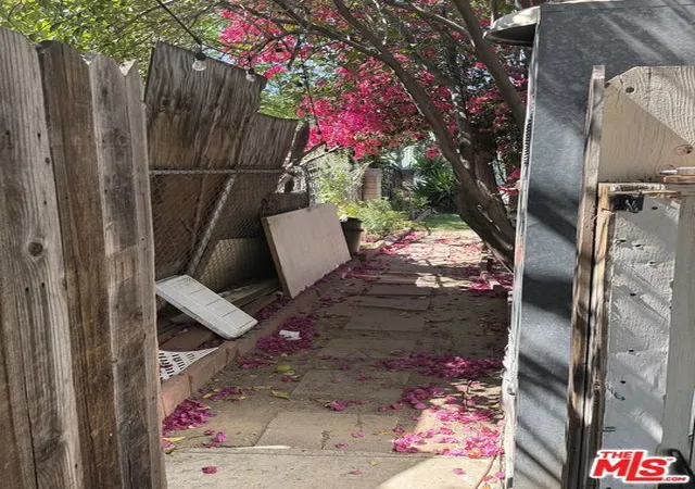 Photo 3 of Single family home for sale at 6250 Halbrent Ave, Van Nuys, CA 91411 | MLS# 26670621 | Listing updated on 2026-09-18
