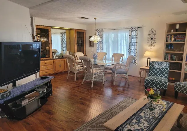 Photo 3 of Manufactured home for sale at 73280 Olympia Pl, Thousand Palms, CA 92276 | MLS# 219146266DA | Listing updated on 2026-04-13