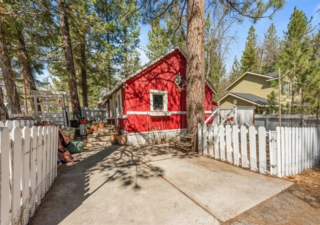 Homes for sale in Big Bear Lake, CA | 42596 Willow, Big Bear Lake, CA 92315 | MLS# IG26078654