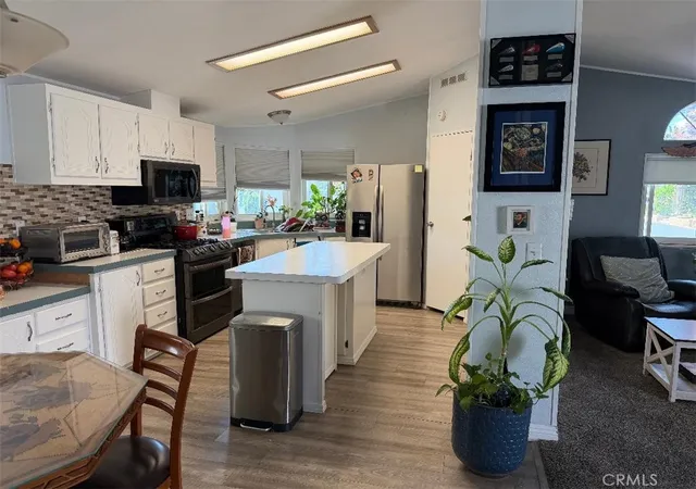 4th image of 1456 E Philadelphia St #202, Ontario, CA 91761 | MLS# TR26078675